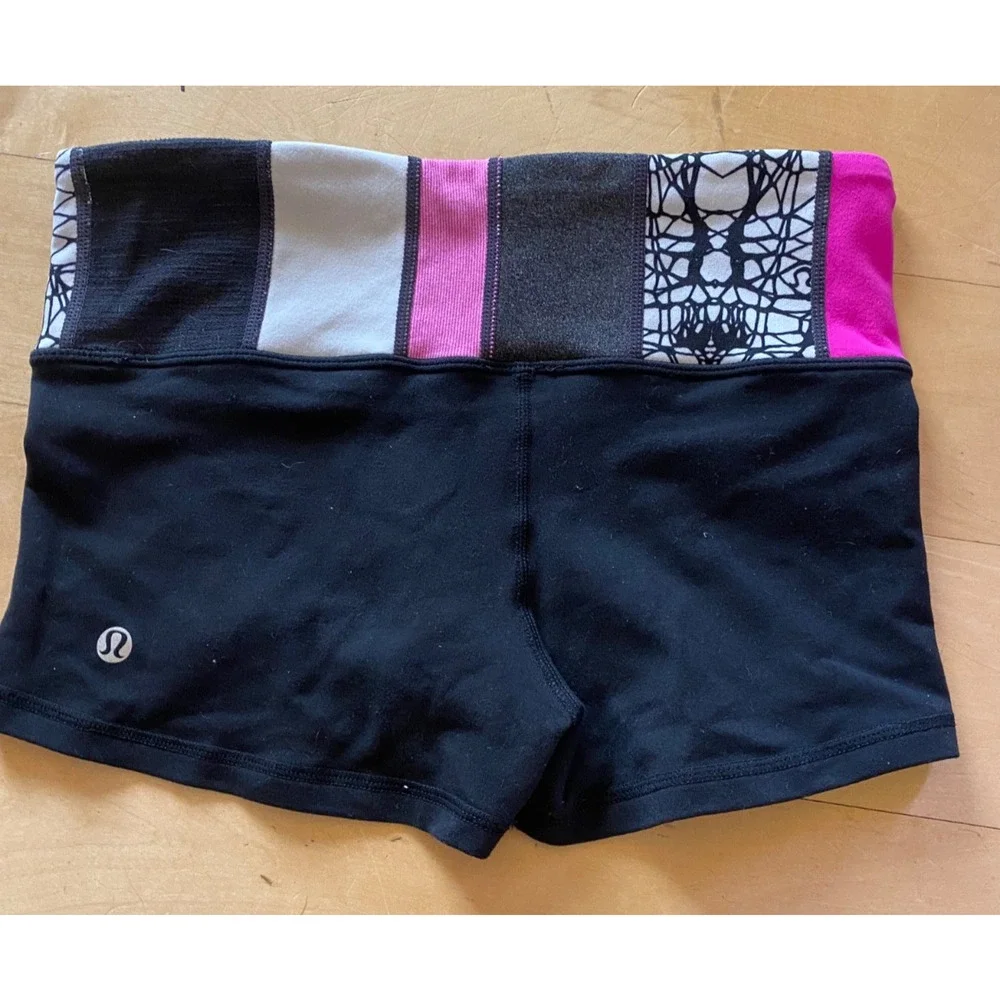 LULULEMON Reversible Boogie Short Black Purple Pink Colorblock Stripes Yoga 4